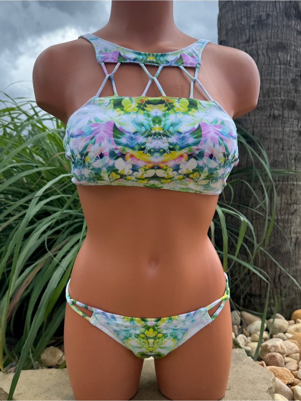 Victoria's Secret Garden Jungle Strappy High-Neck & Itsy Bikini Size Medium